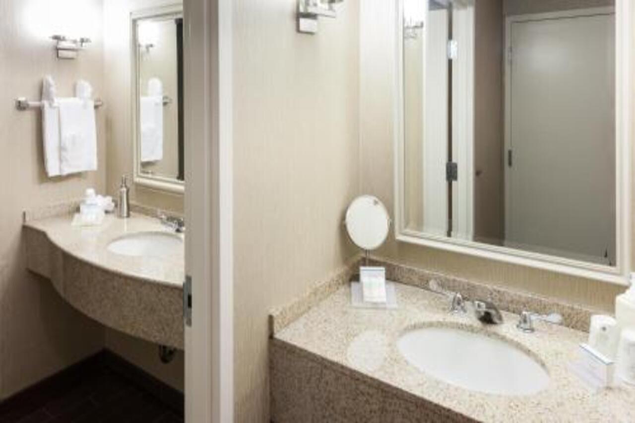 Hilton Garden Inn Rockaway Bagian luar foto